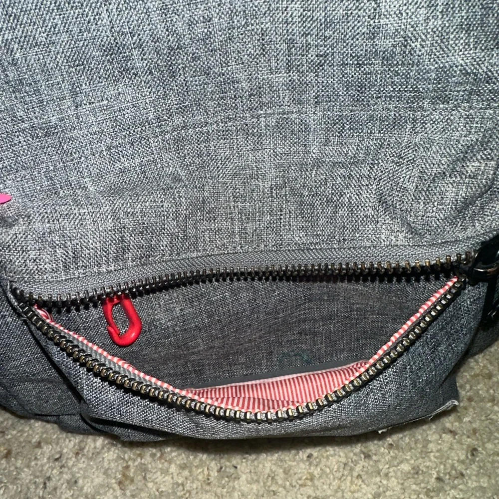 Herschel Backpack - Picture 3 of 4